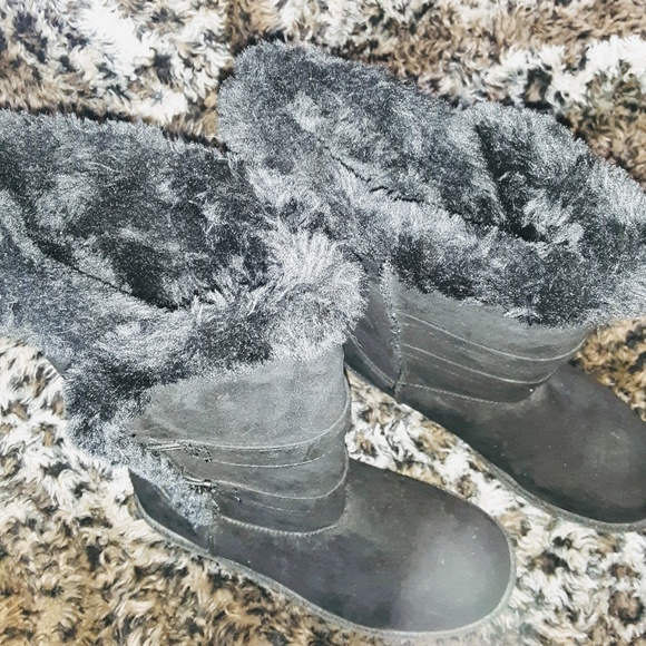 Black boots - Picture 5 of 5